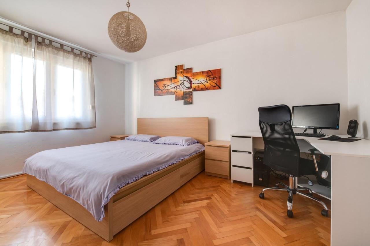 Apartment Niksa プーラ エクステリア 写真