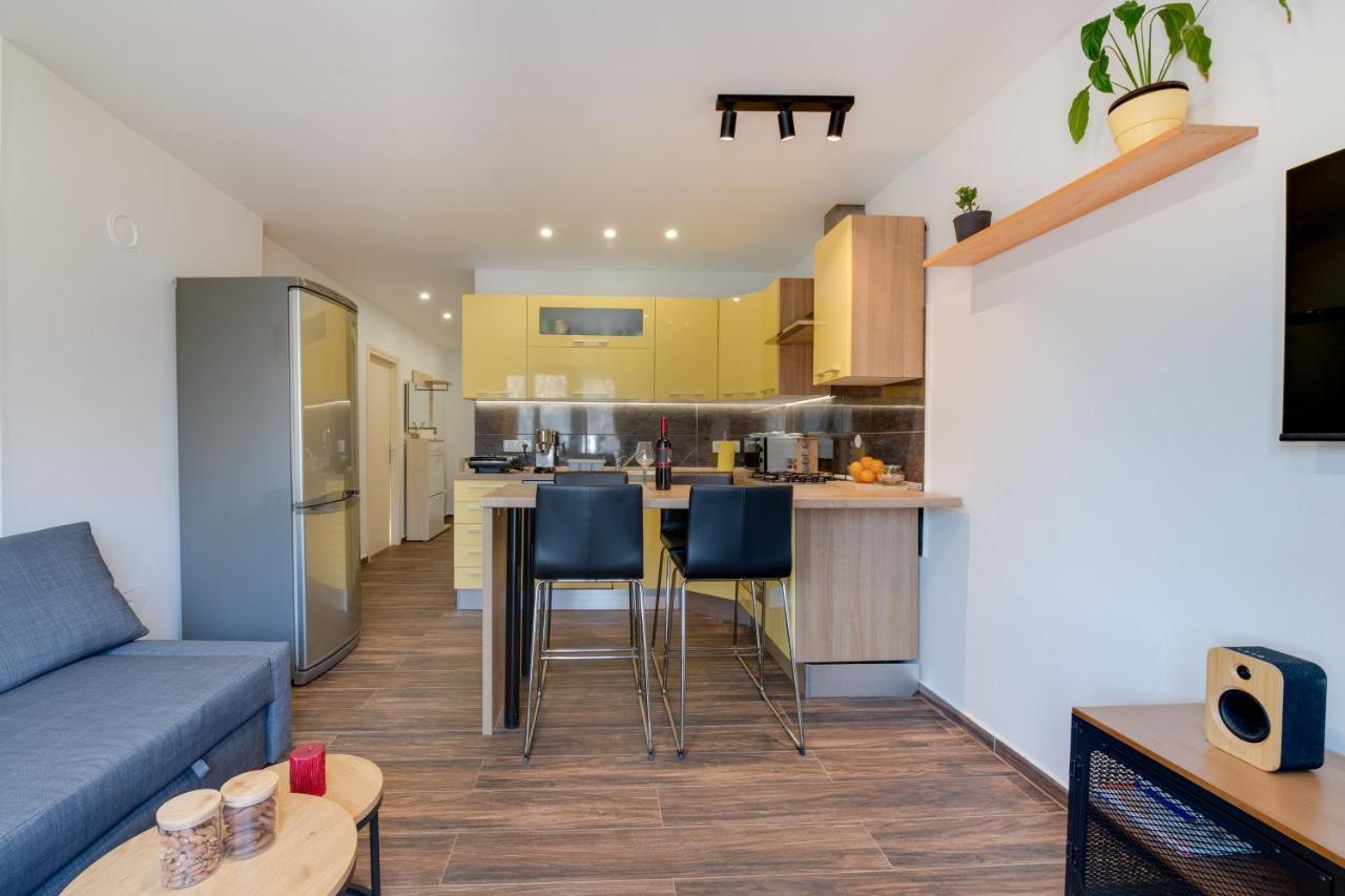 Apartment Niksa プーラ エクステリア 写真